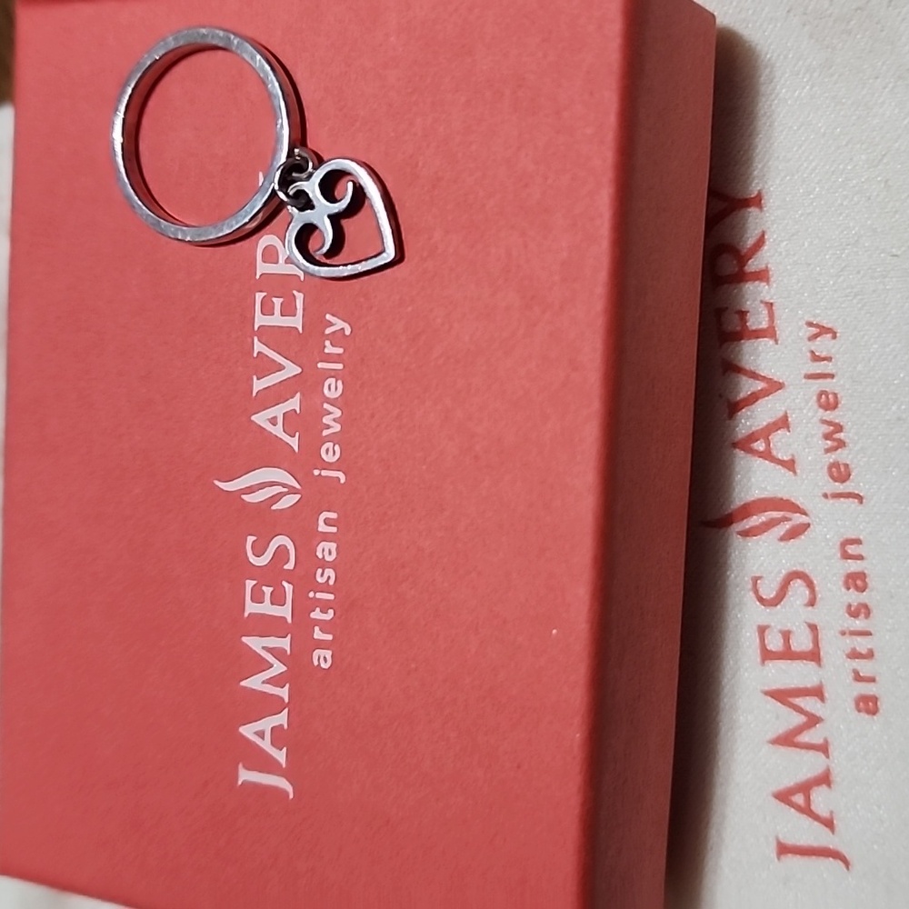 James Avery RETIRED Silver Scrolled Heart Charm Ring ♥️